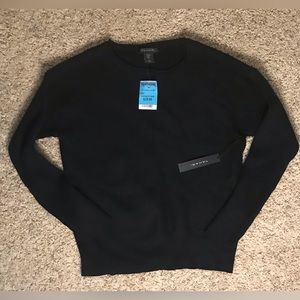 Never Worn Lightweight Stretchy Long Sleeve Tahari Black Sweater